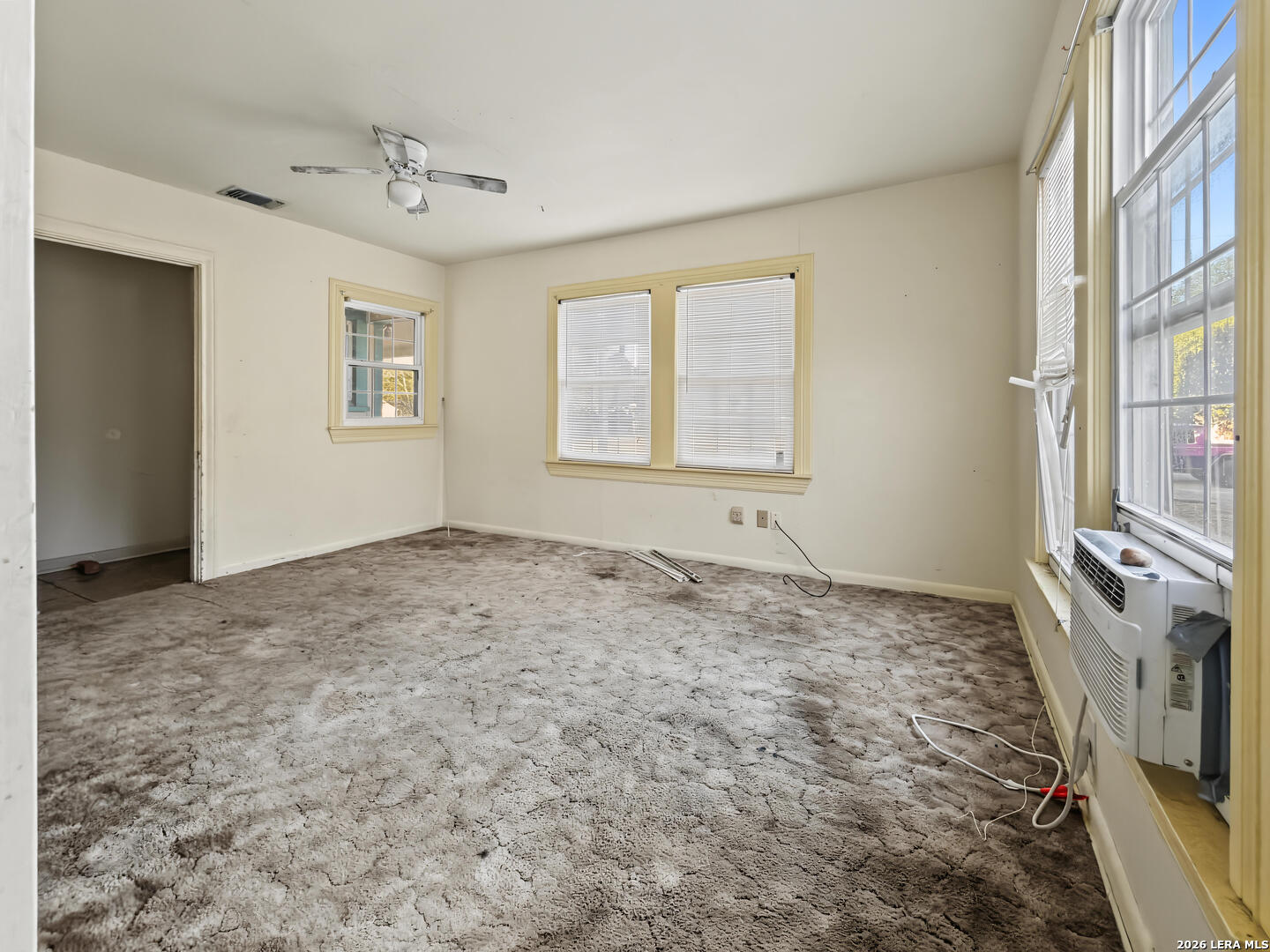 504 N WALNUT ST, Pearsall, TX 78061