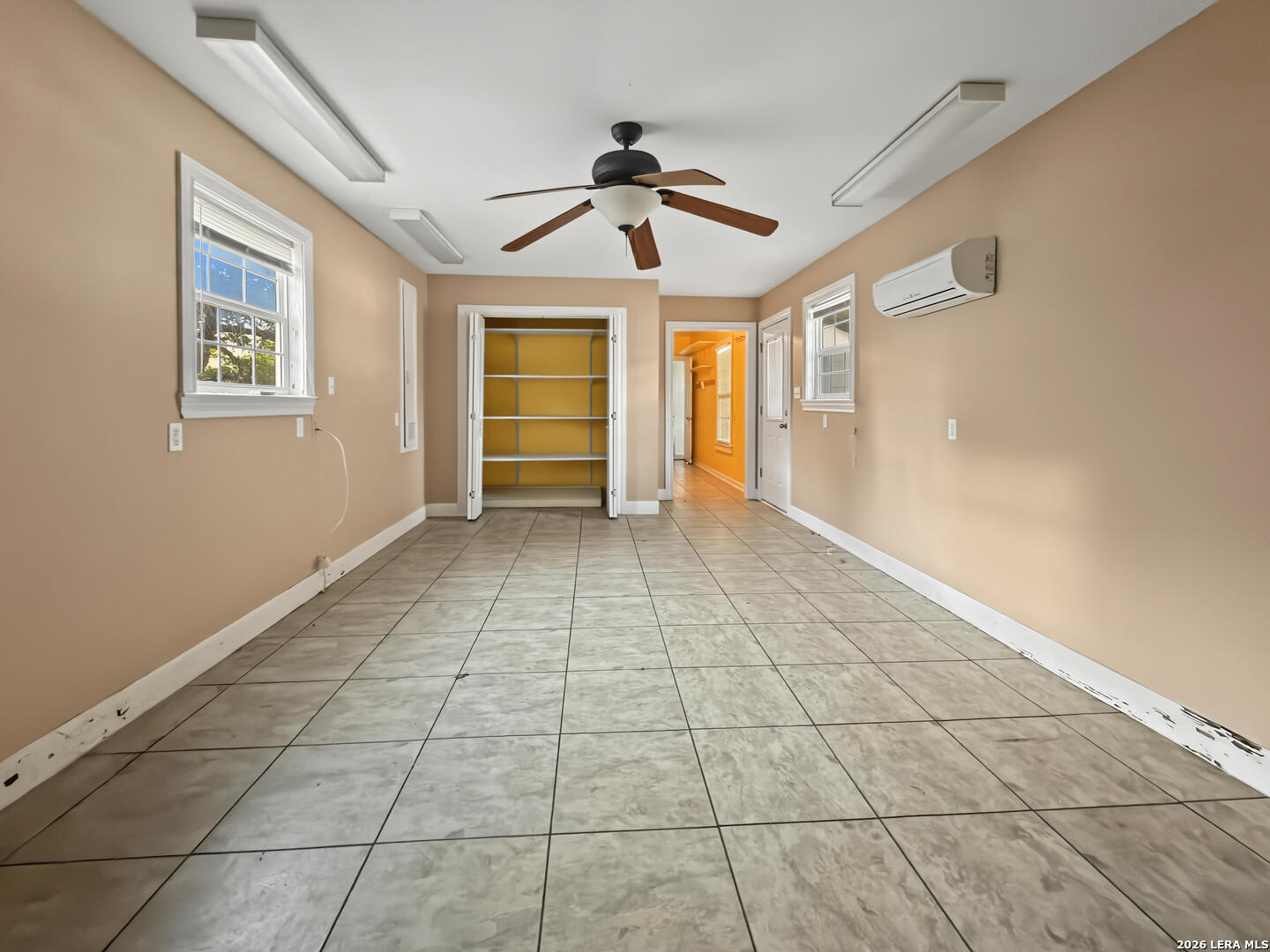 504 N WALNUT ST, Pearsall, TX 78061