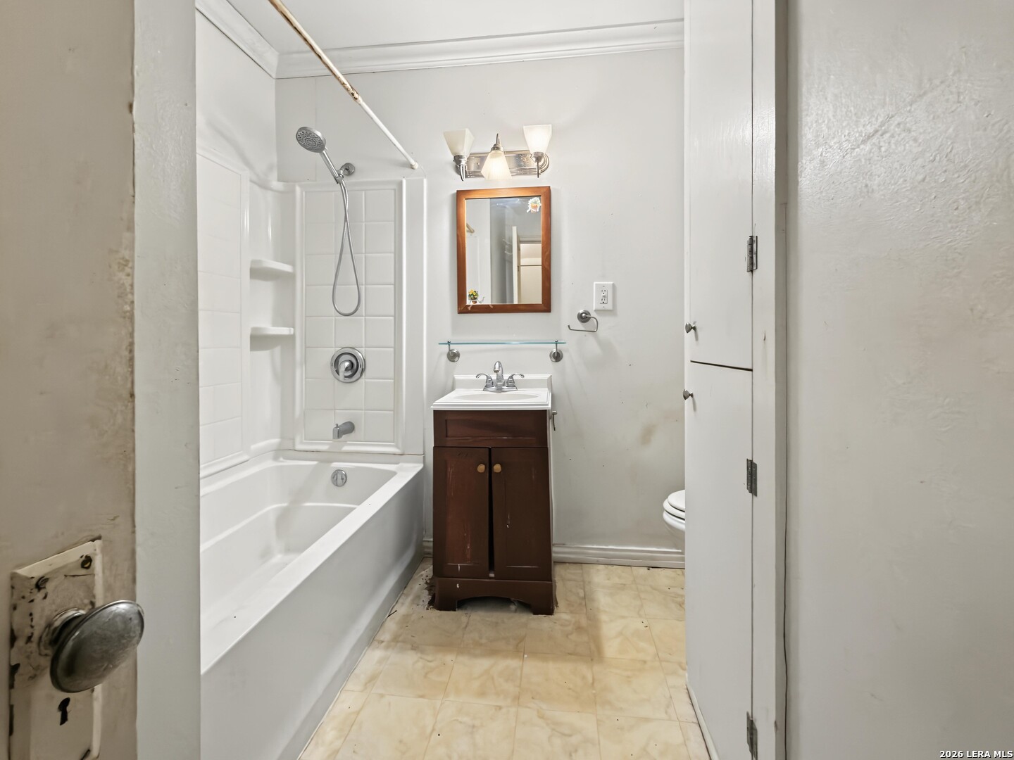 504 N WALNUT ST, Pearsall, TX 78061