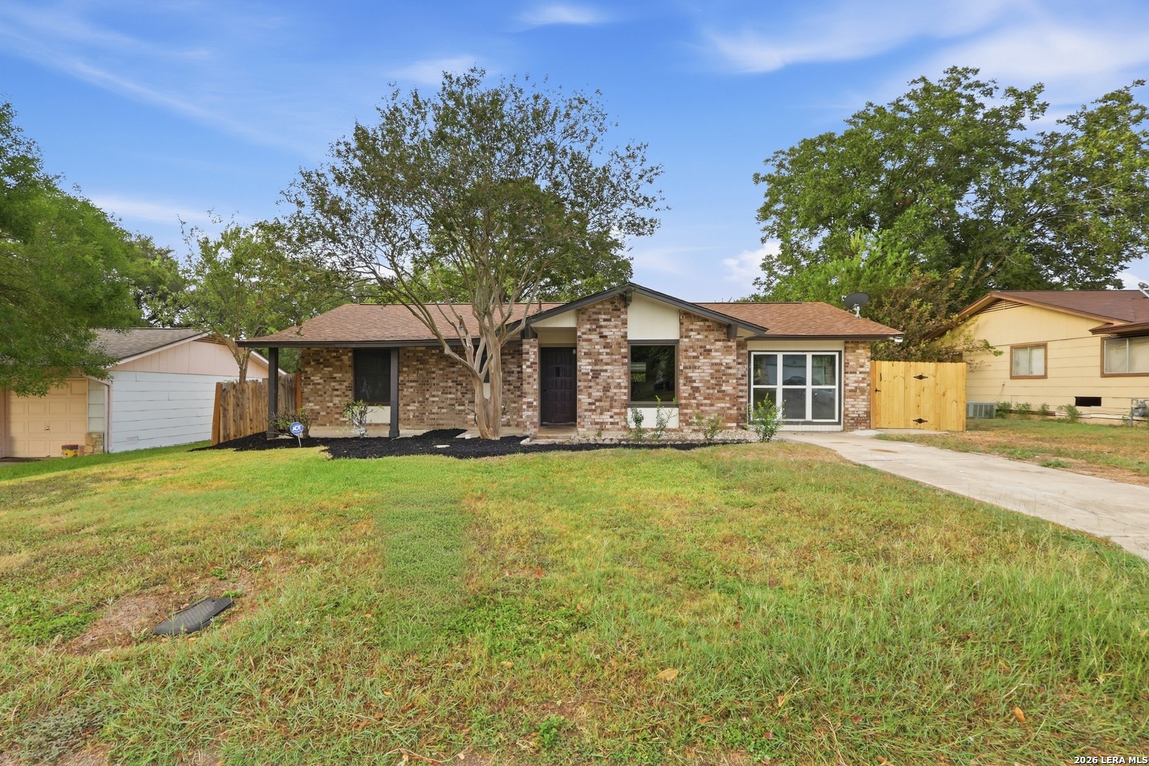 7806 OAK FOREST DR, Live Oak, TX 78233