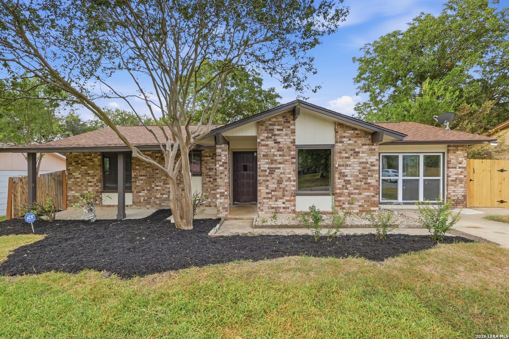 7806 OAK FOREST DR, Live Oak, TX 78233
