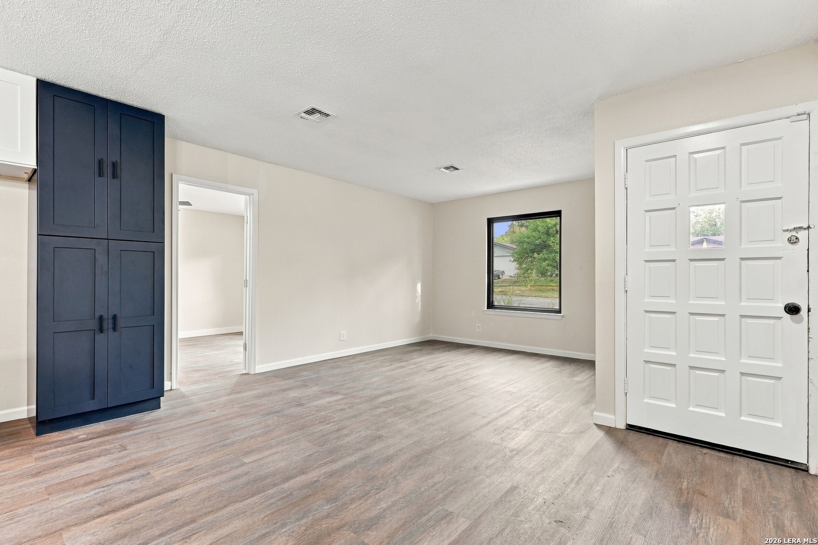 7806 OAK FOREST DR, Live Oak, TX 78233