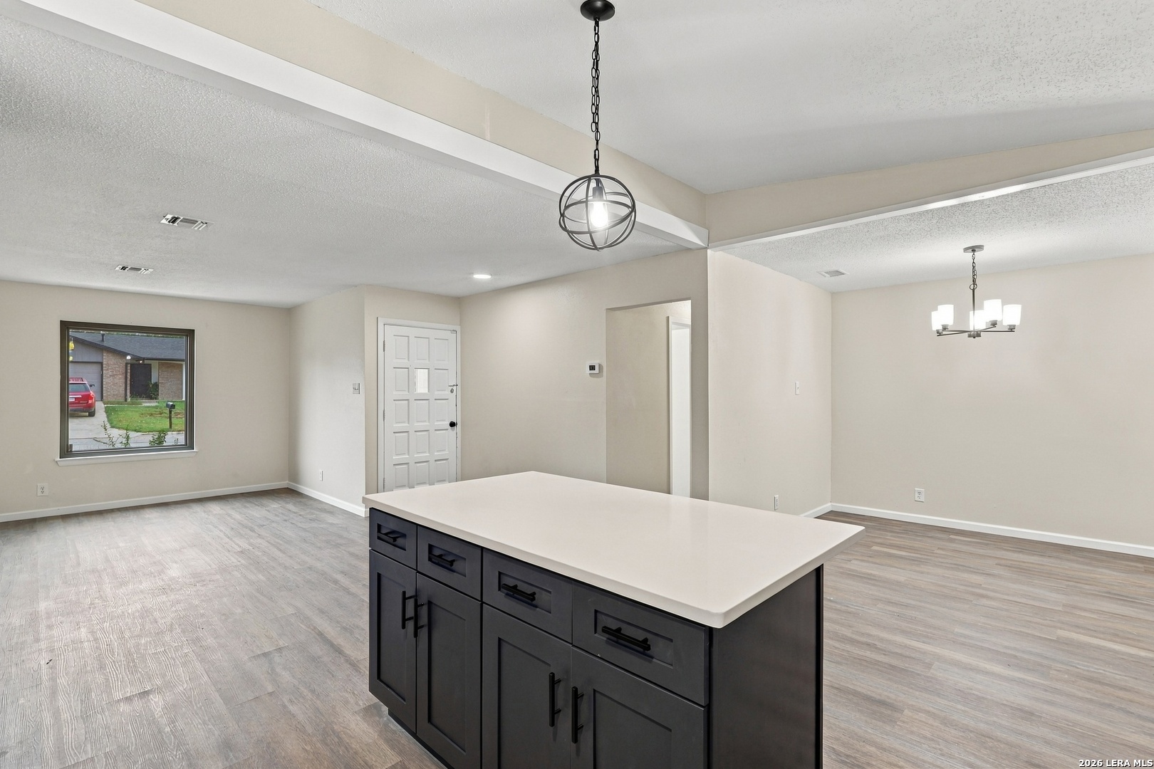 7806 OAK FOREST DR, Live Oak, TX 78233