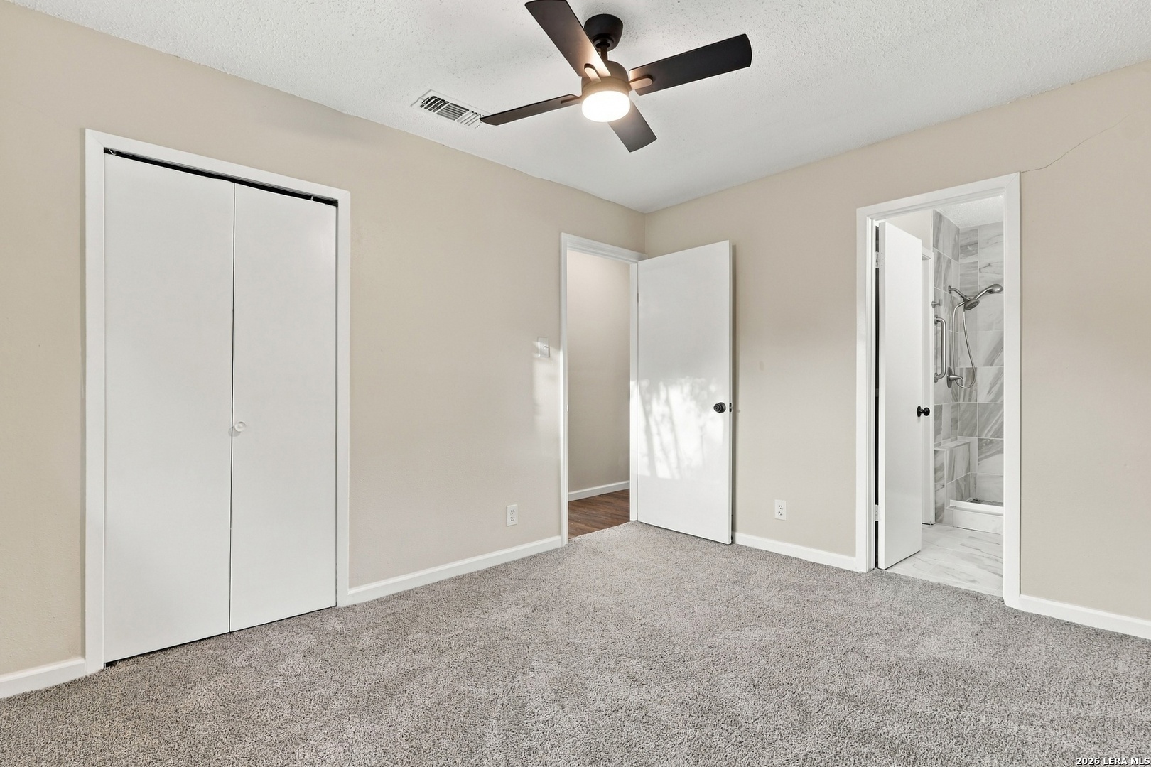 7806 OAK FOREST DR, Live Oak, TX 78233