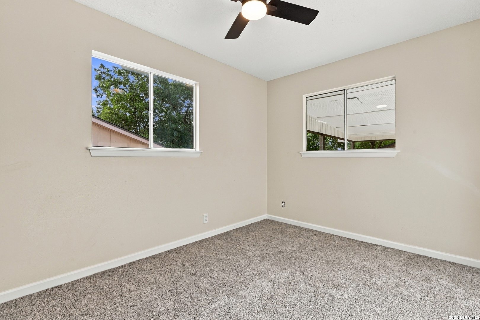 7806 OAK FOREST DR, Live Oak, TX 78233