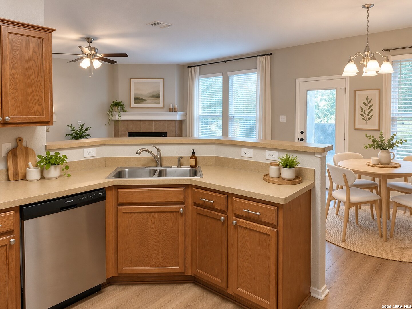 3695 PEBBLE BCH, Schertz, TX 78108