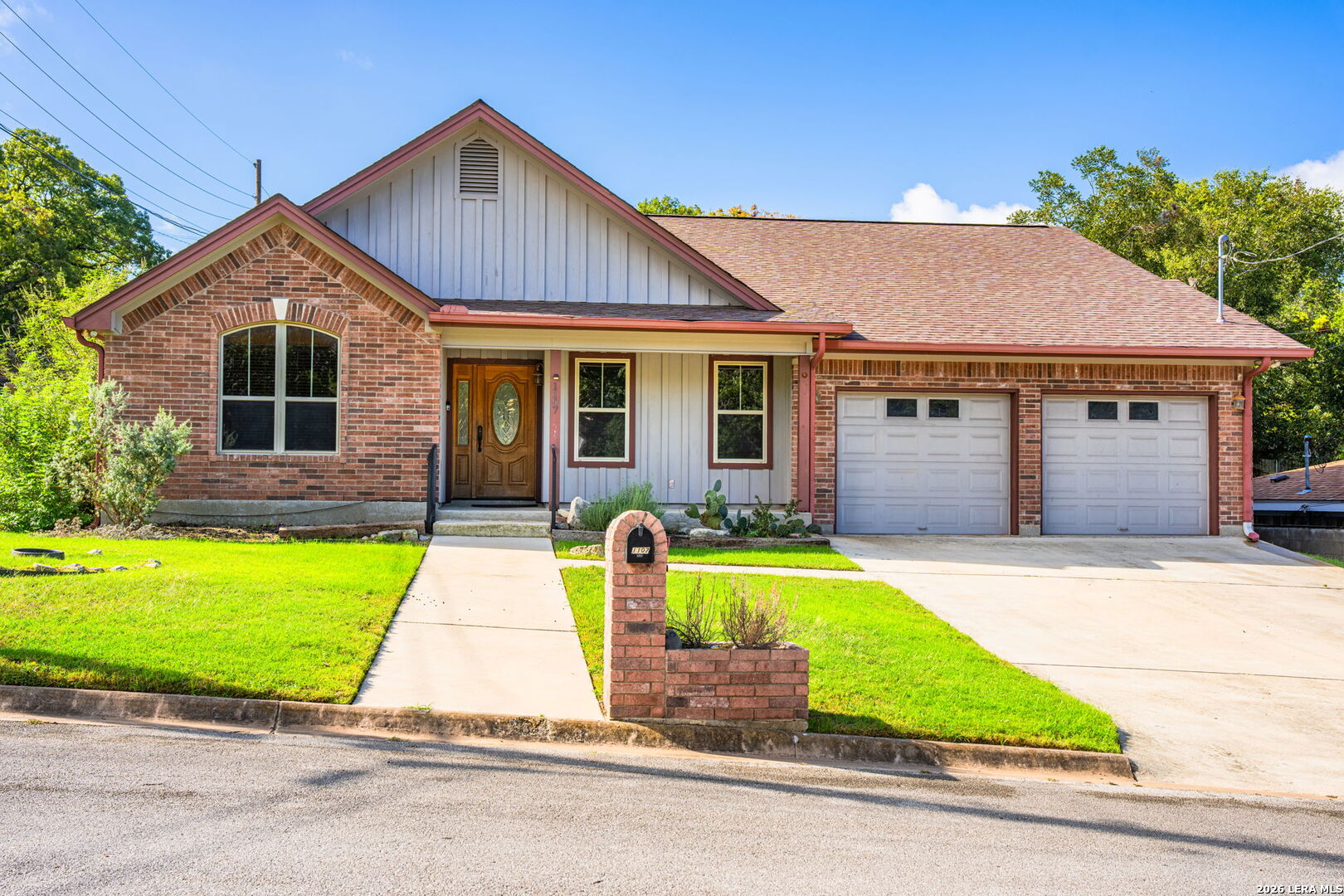 1107 MARY FRANCES DR, Kerrville, TX 78028
