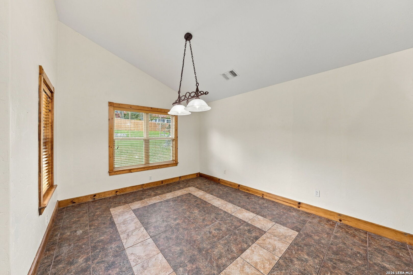 1107 MARY FRANCES DR, Kerrville, TX 78028