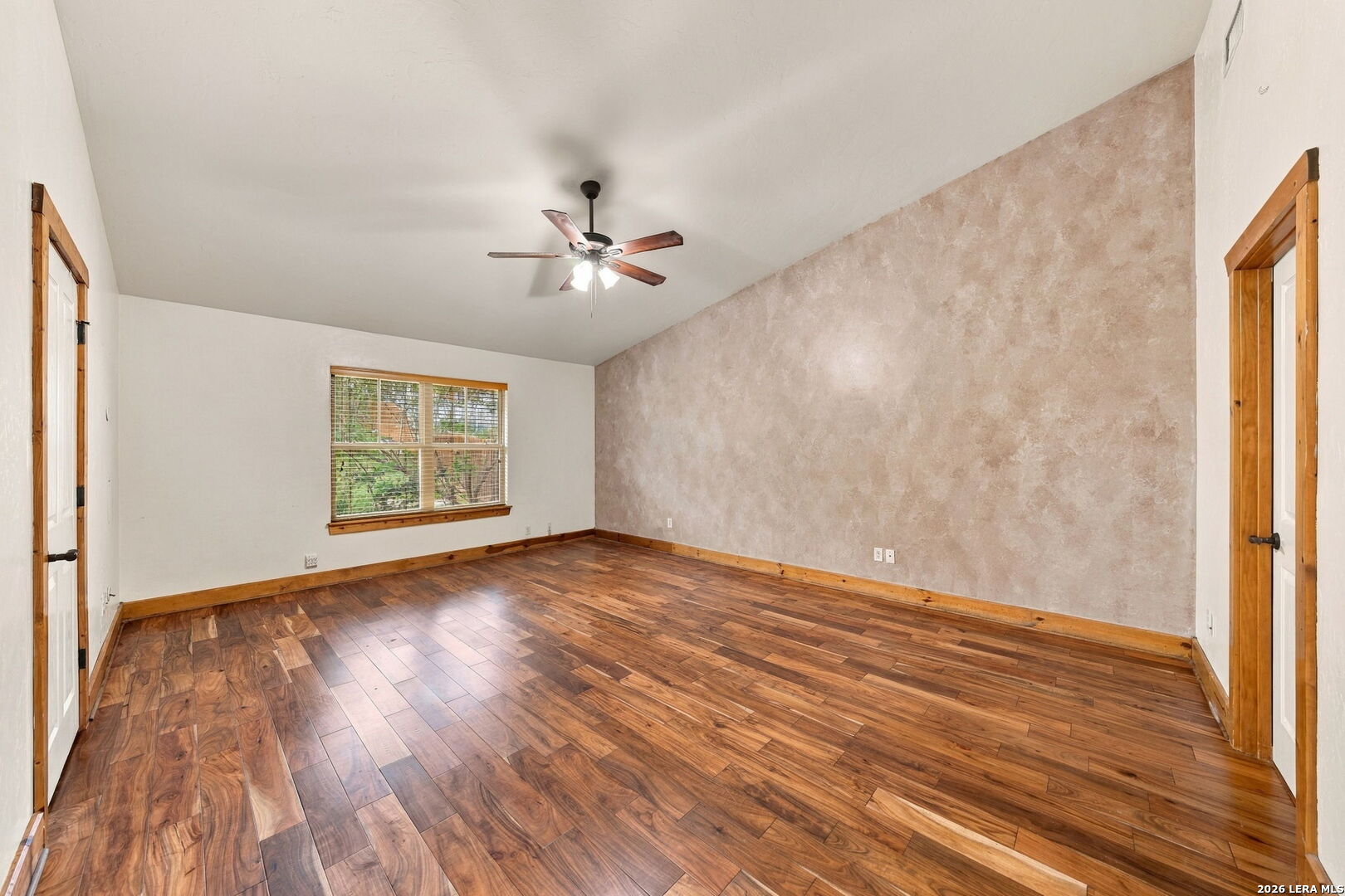1107 MARY FRANCES DR, Kerrville, TX 78028