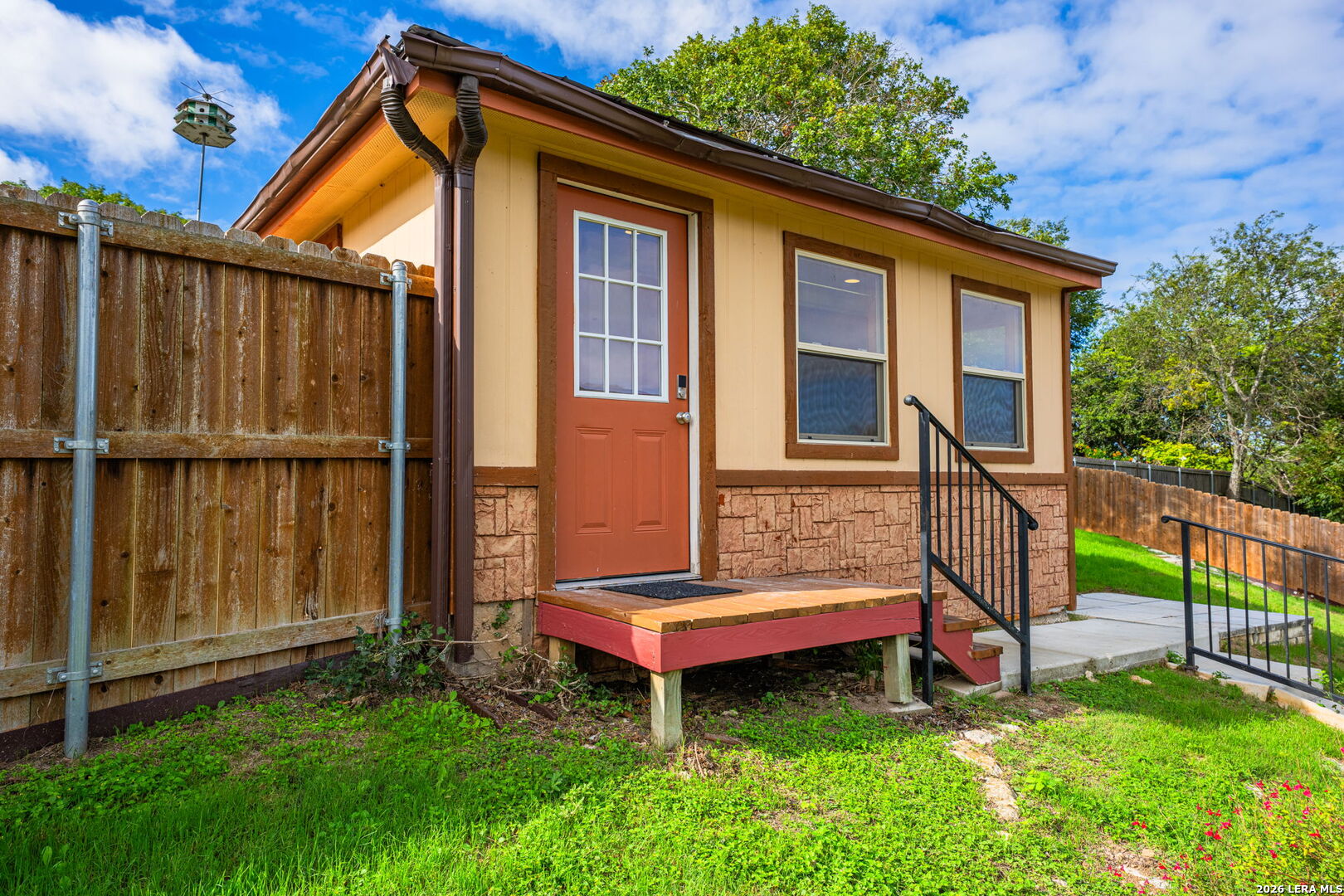 1107 MARY FRANCES DR, Kerrville, TX 78028