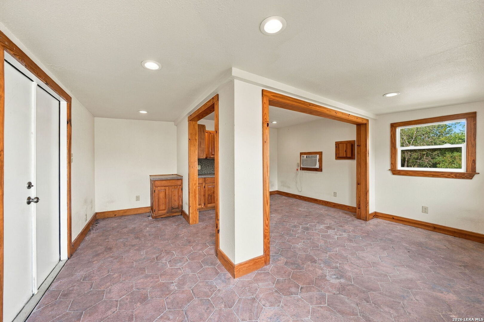 1107 MARY FRANCES DR, Kerrville, TX 78028