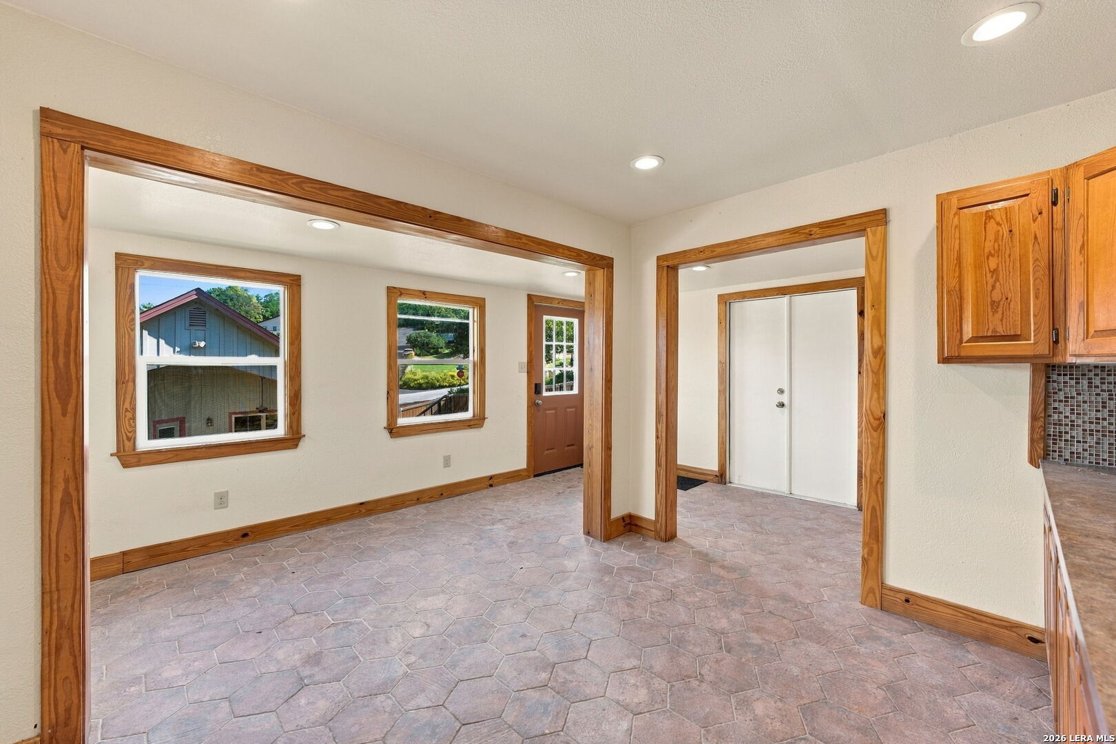 1107 MARY FRANCES DR, Kerrville, TX 78028