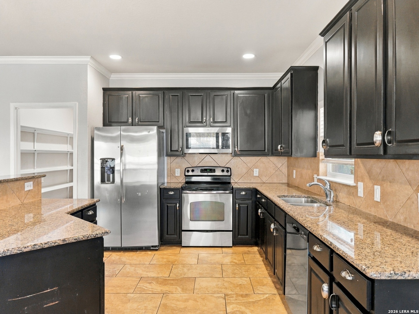 210 RALEIGH DR, Cibolo, TX 78108