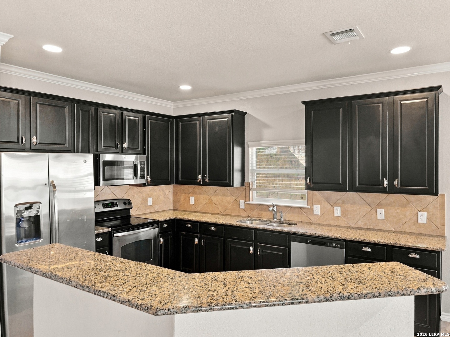 210 RALEIGH DR, Cibolo, TX 78108