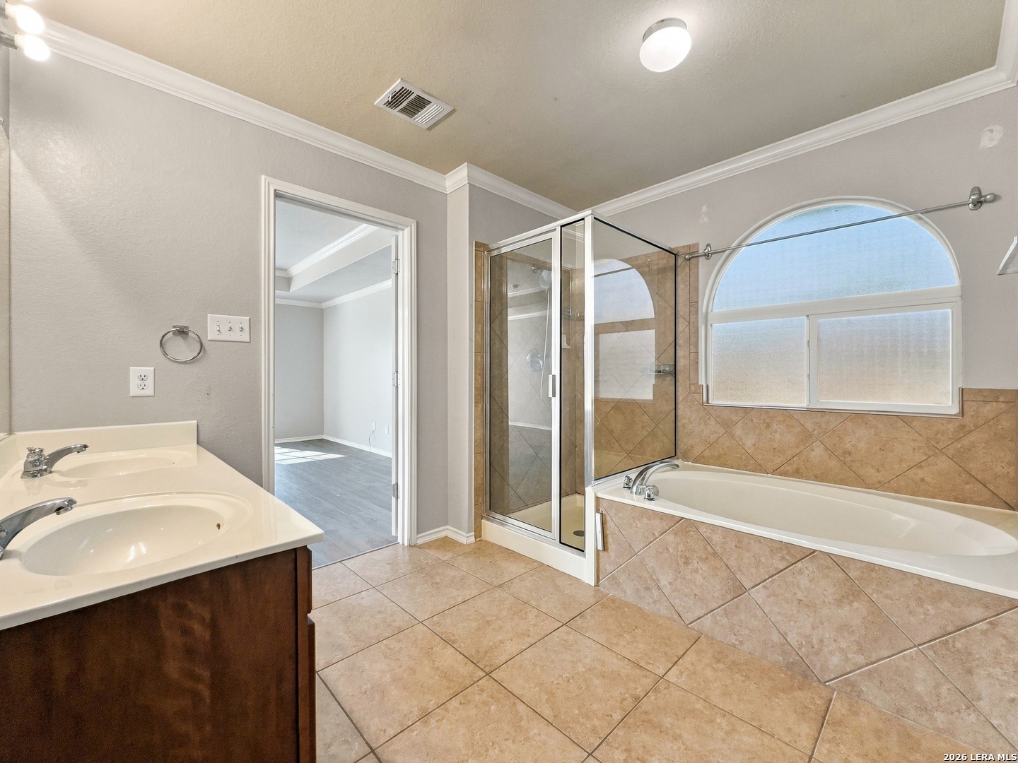 210 RALEIGH DR, Cibolo, TX 78108