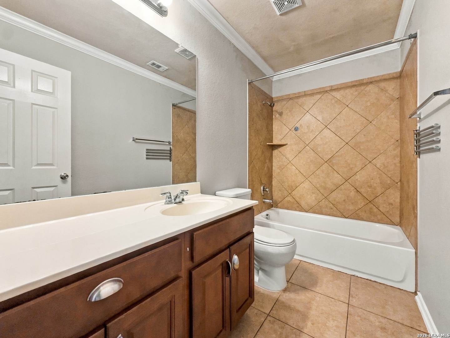 210 RALEIGH DR, Cibolo, TX 78108