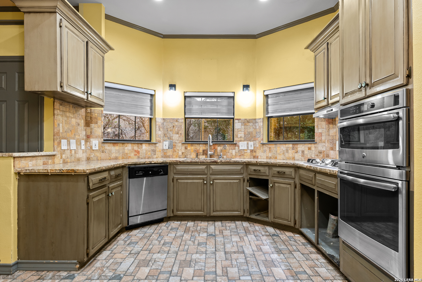 886 MISSION HILLS DR, New Braunfels, TX 78130