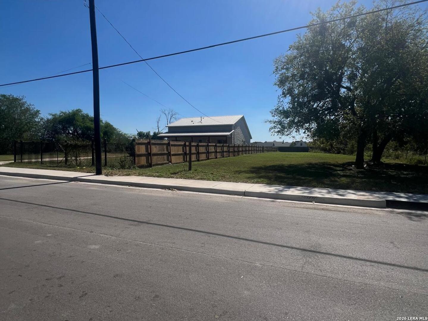 322 E PETALUMA BLVD, San Antonio, TX 78221