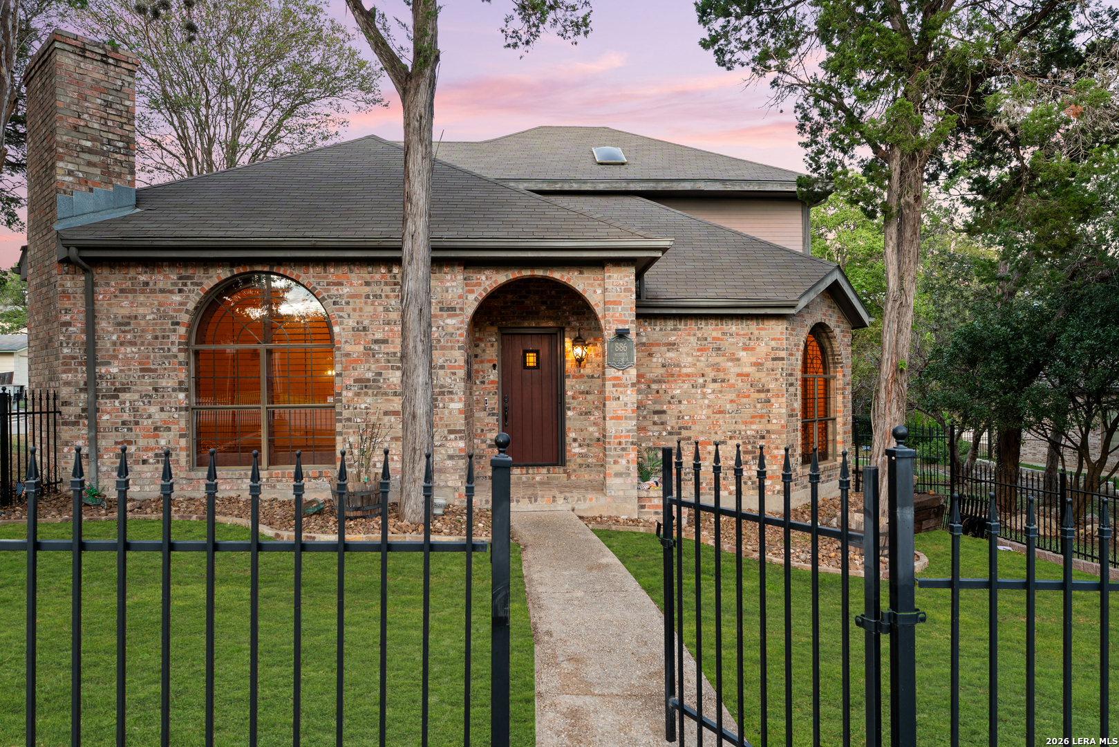 886 MISSION HILLS DR, New Braunfels, TX 78130