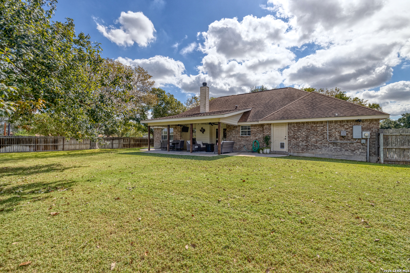 2130 HACKBERRY DR, Uvalde, TX 78801