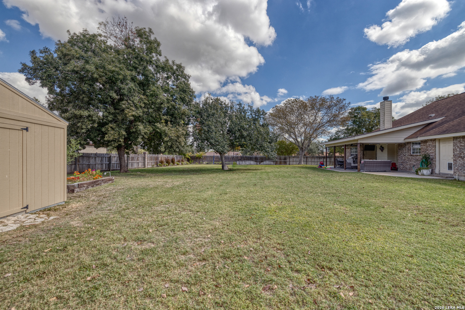 2130 HACKBERRY DR, Uvalde, TX 78801
