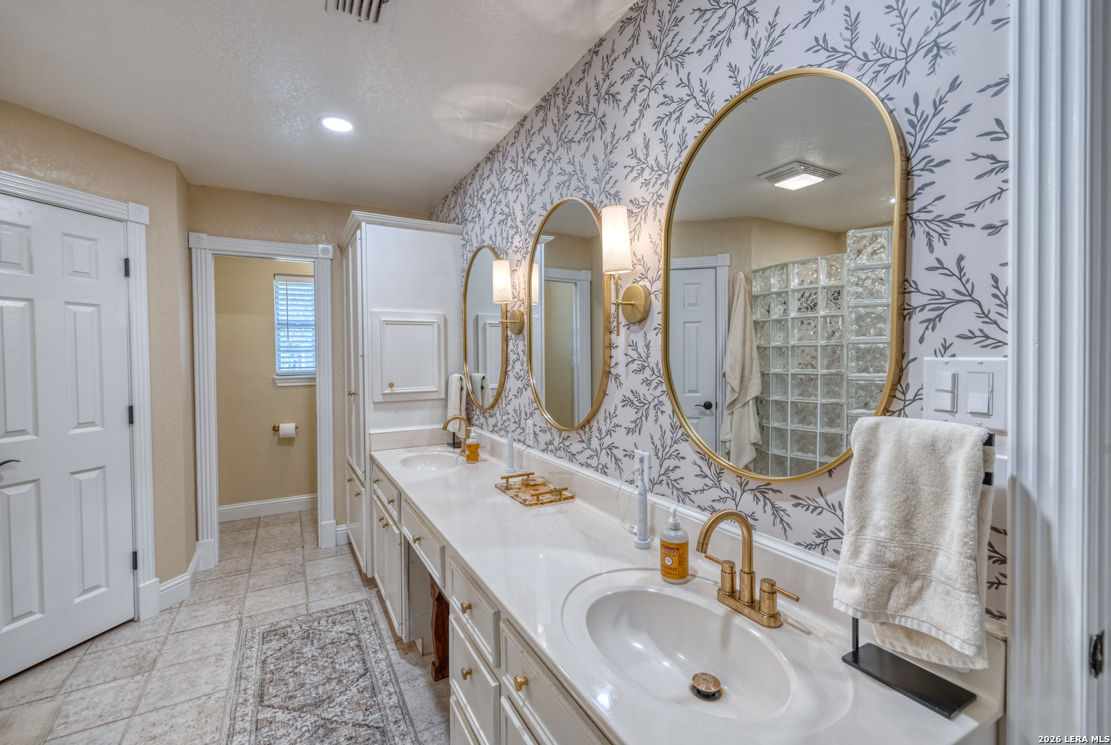 2130 HACKBERRY DR, Uvalde, TX 78801