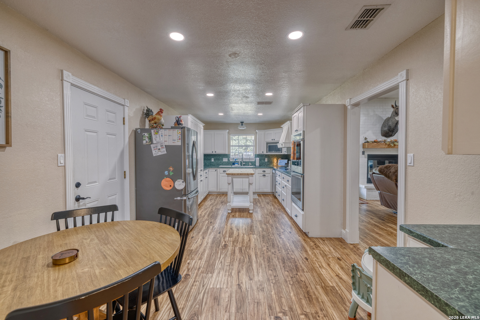 2130 HACKBERRY DR, Uvalde, TX 78801