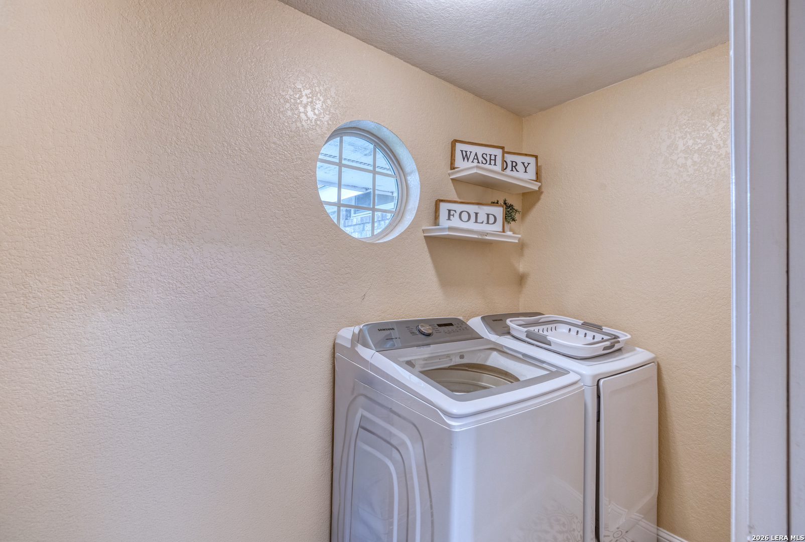 2130 HACKBERRY DR, Uvalde, TX 78801