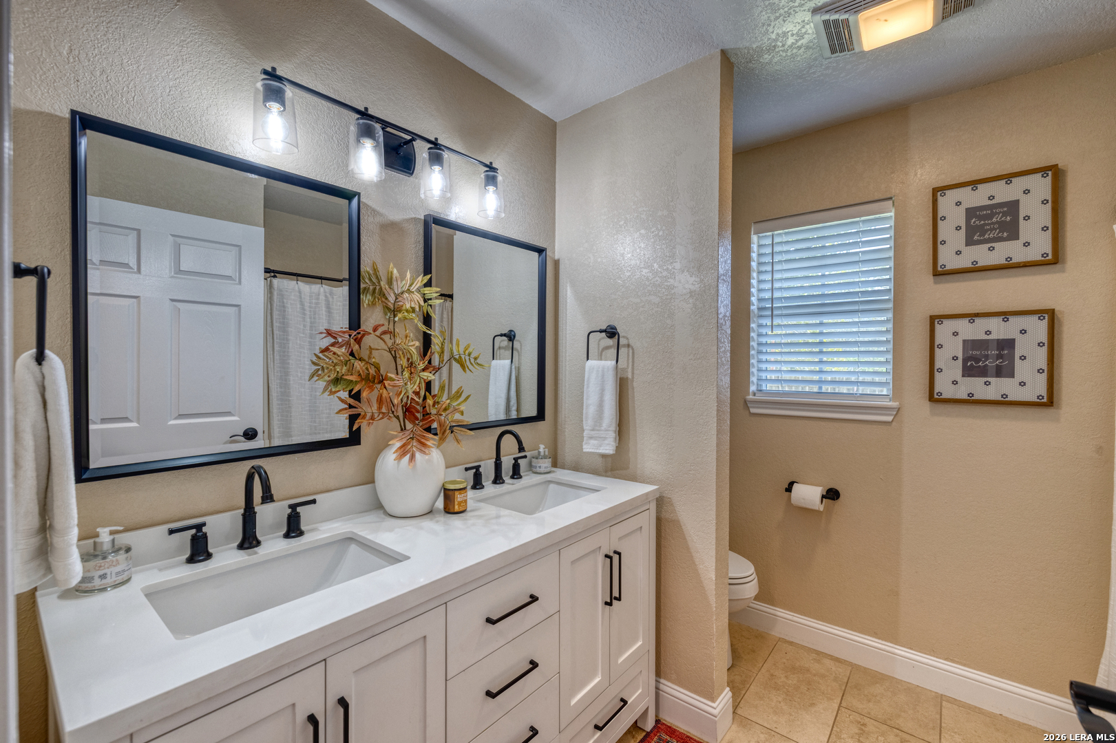 2130 HACKBERRY DR, Uvalde, TX 78801