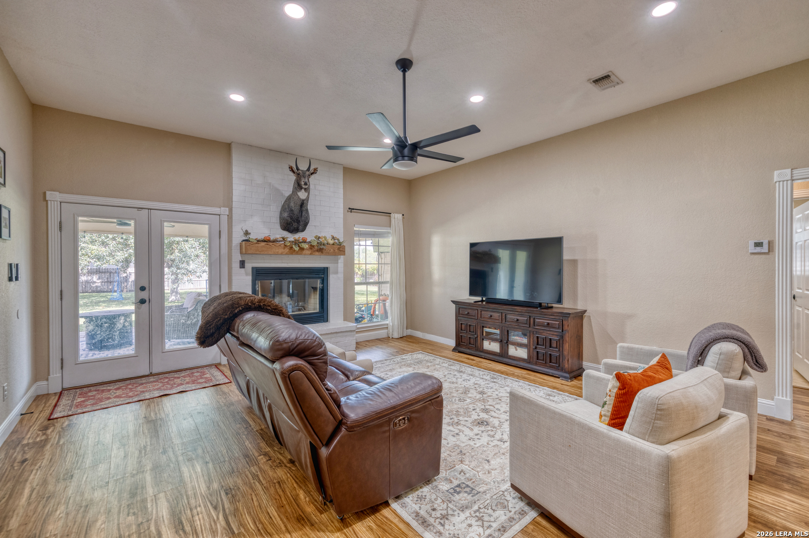 2130 HACKBERRY DR, Uvalde, TX 78801
