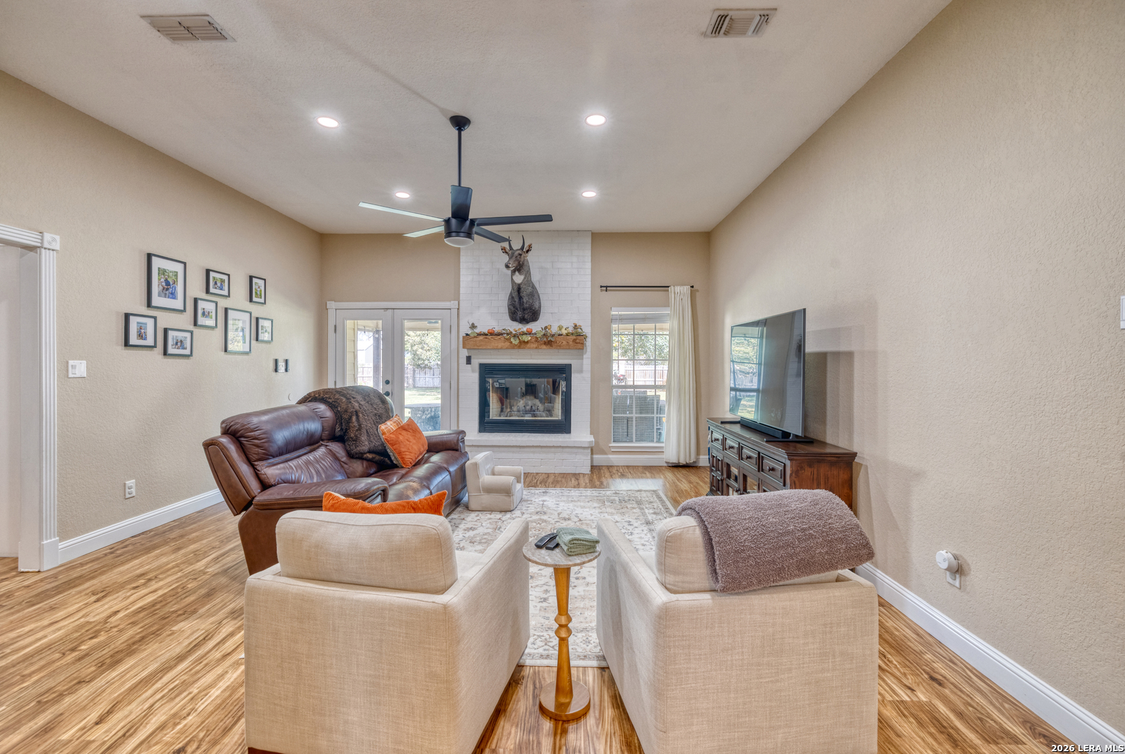2130 HACKBERRY DR, Uvalde, TX 78801