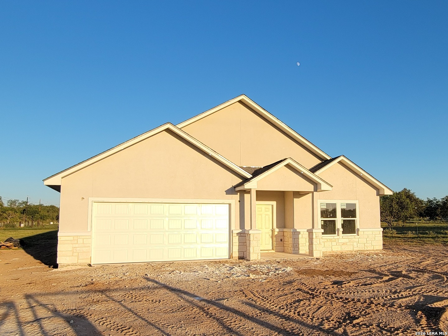 Property photo for 950 McConnell Rd, San Antonio, TX