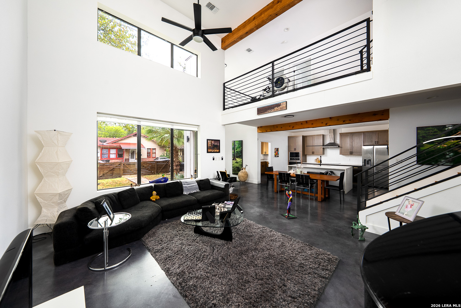 215 DOUGLAS WAY ST, San Antonio, TX 78210
