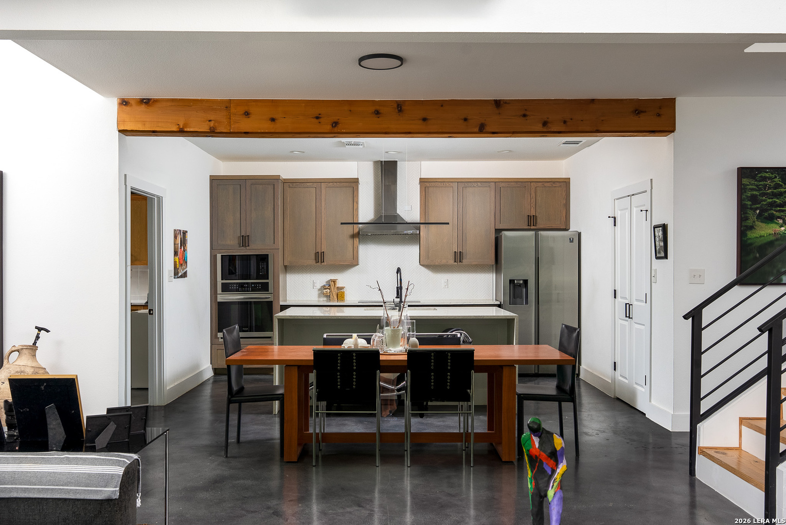 215 DOUGLAS WAY ST, San Antonio, TX 78210