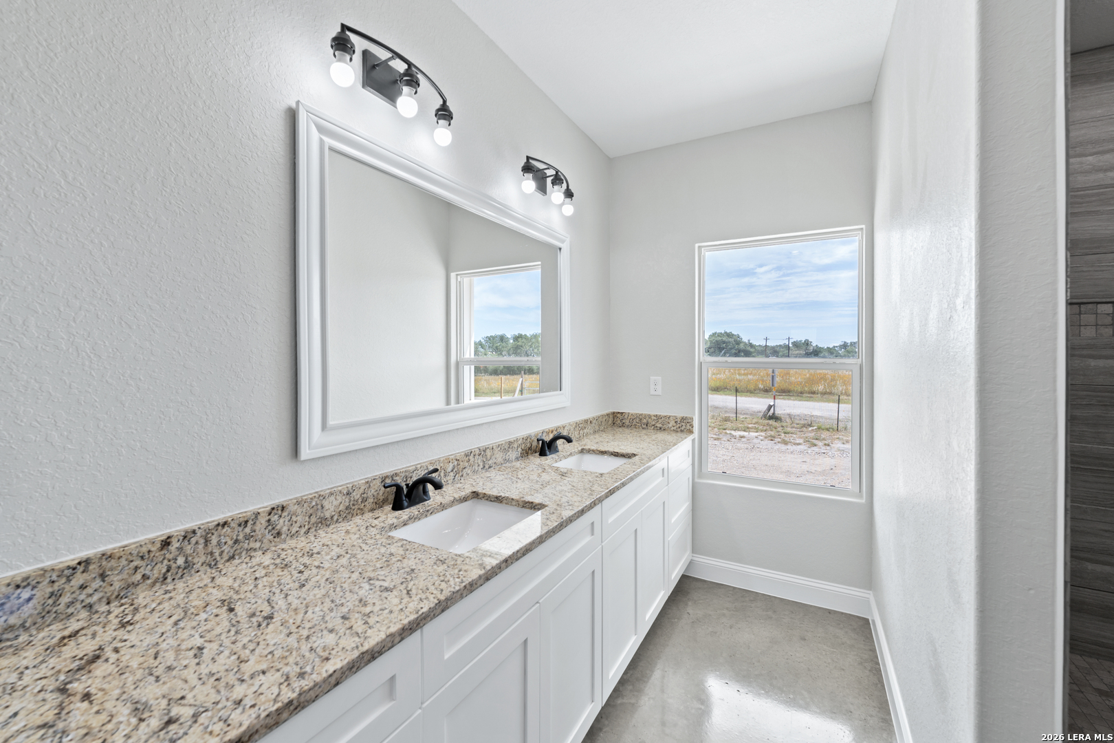 950 McConnell Rd, San Antonio, TX 78069