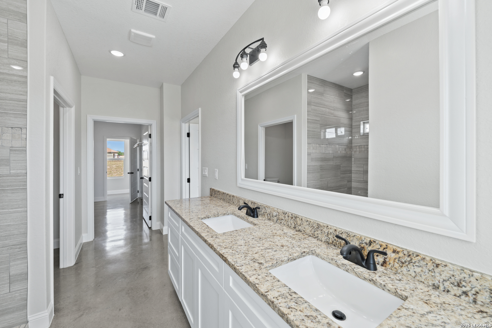 950 McConnell Rd, San Antonio, TX 78069