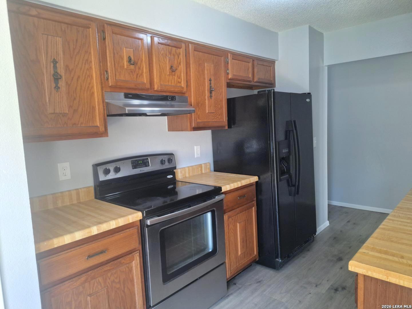 9338 VALLEY RDG, San Antonio, TX 78250