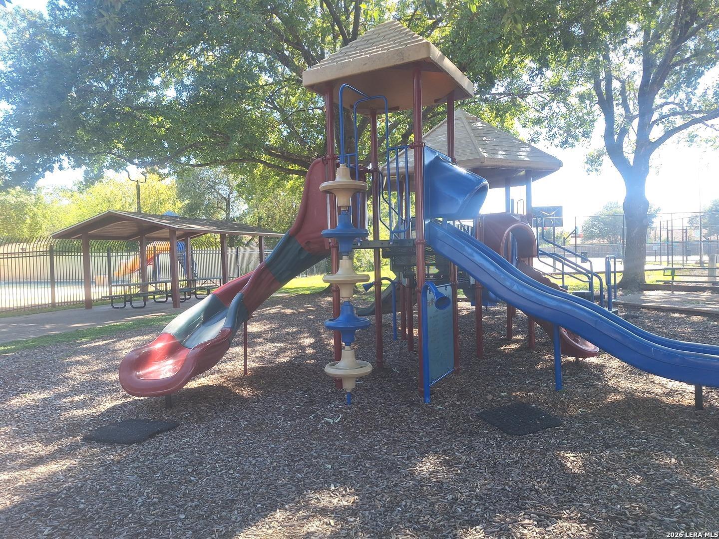 9338 VALLEY RDG, San Antonio, TX 78250