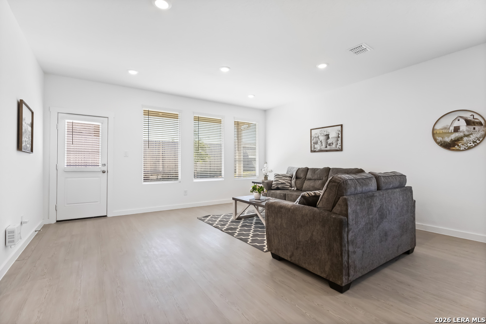 6638 Titan Park, Converse, TX 78109