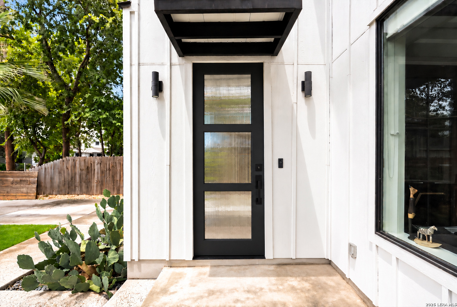 215 DOUGLAS WAY ST, San Antonio, TX 78210