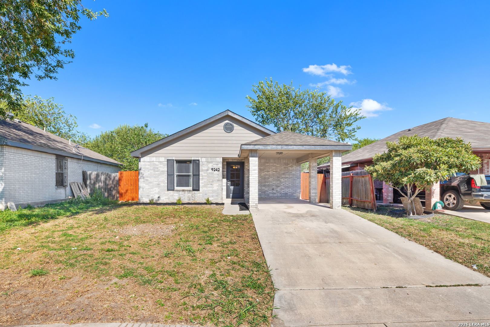 9242 EMERALD PORT DR, San Antonio, TX 78242