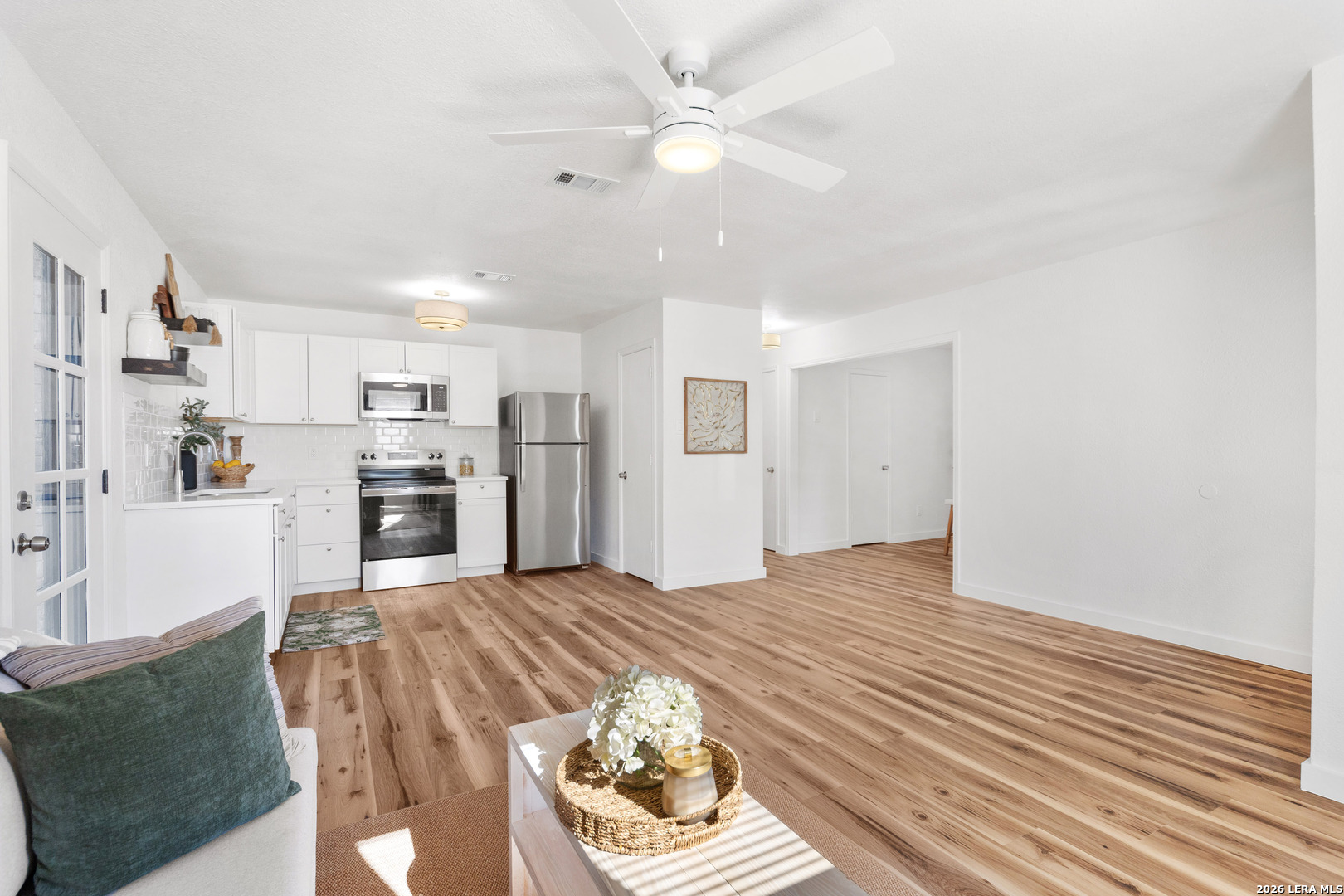 9242 EMERALD PORT DR, San Antonio, TX 78242