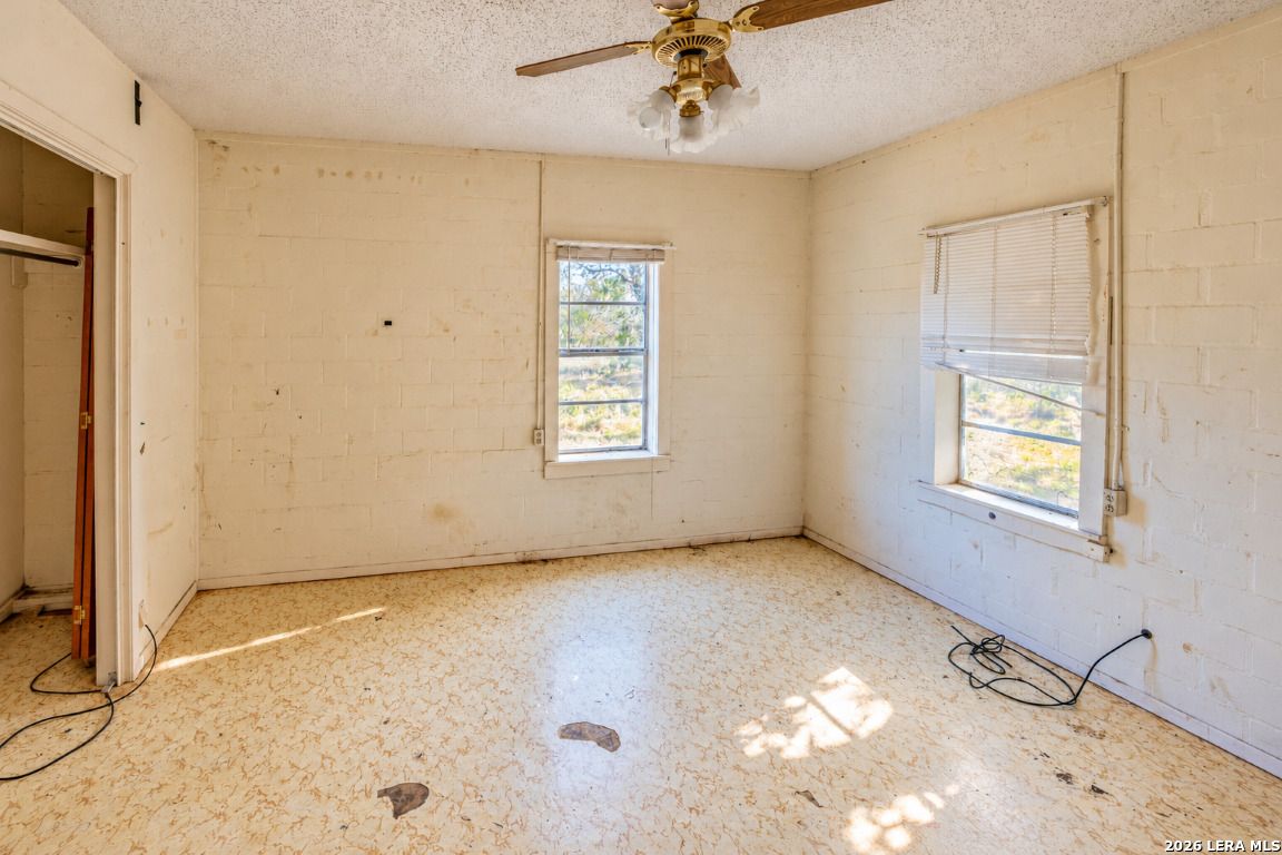 8331 County Road 311, Utopia, TX 78884