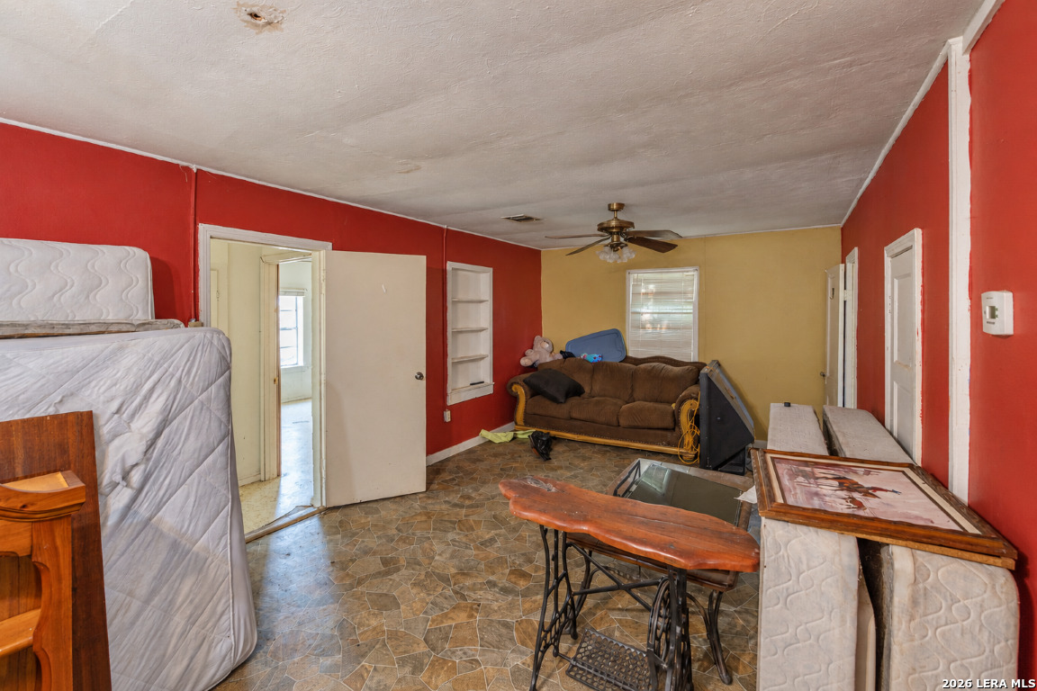 8331 County Road 311, Utopia, TX 78884