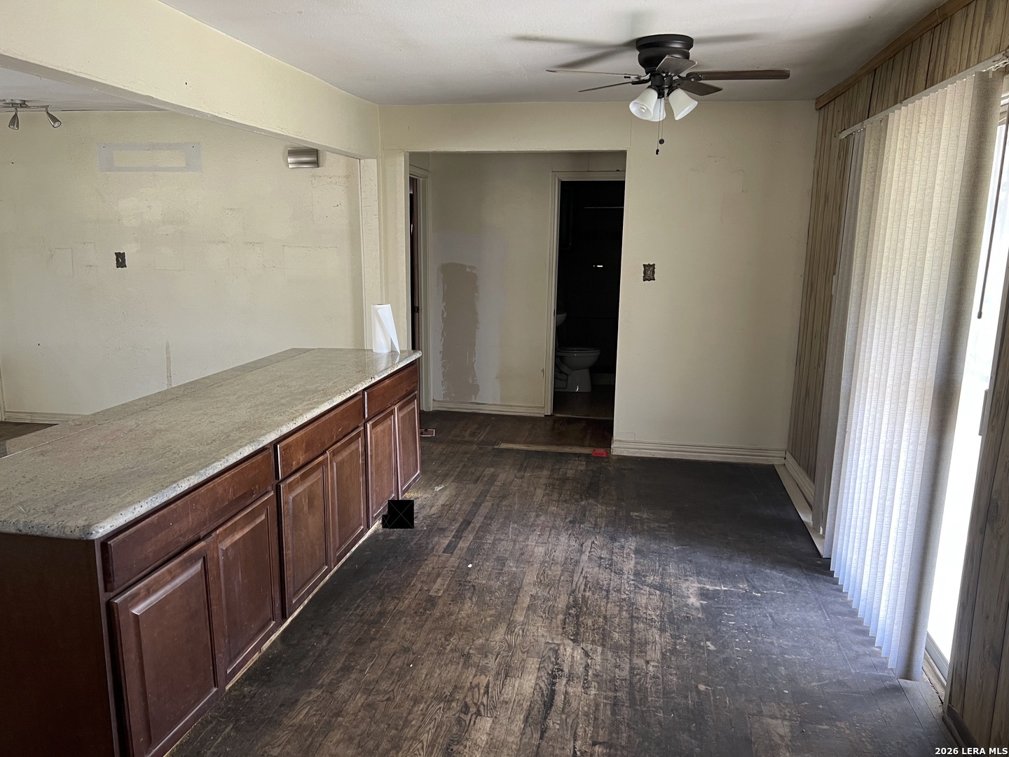 Eat-In Kitchen