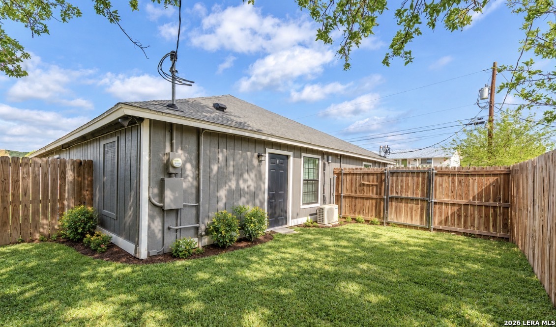 121 PATRICIA ST, Junction, TX 76849