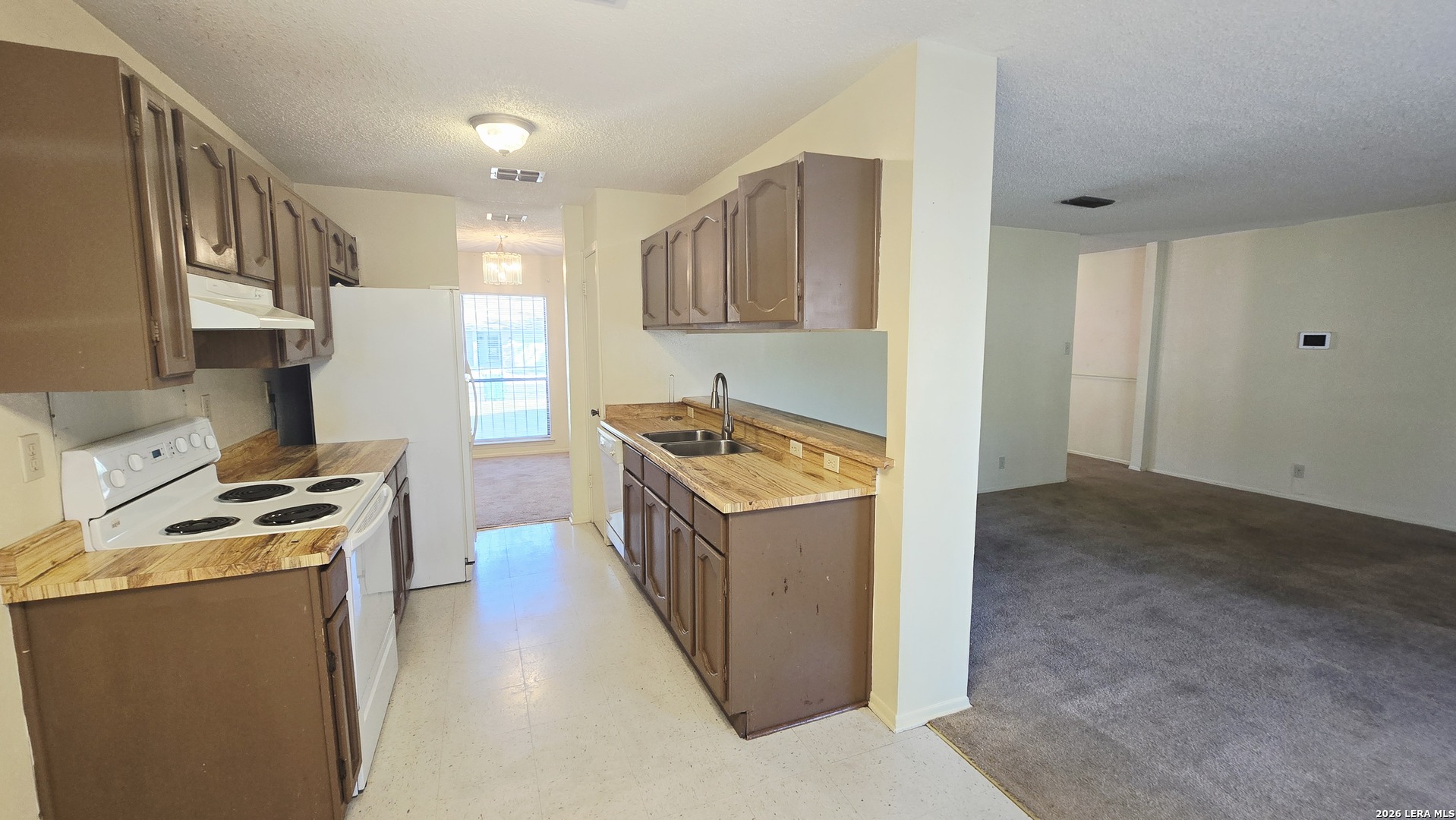2822 Johnson Grass, San Antonio, TX 78251