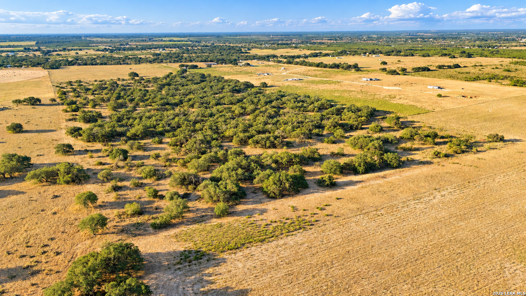 000 County Road 777, Devine, TX 78016