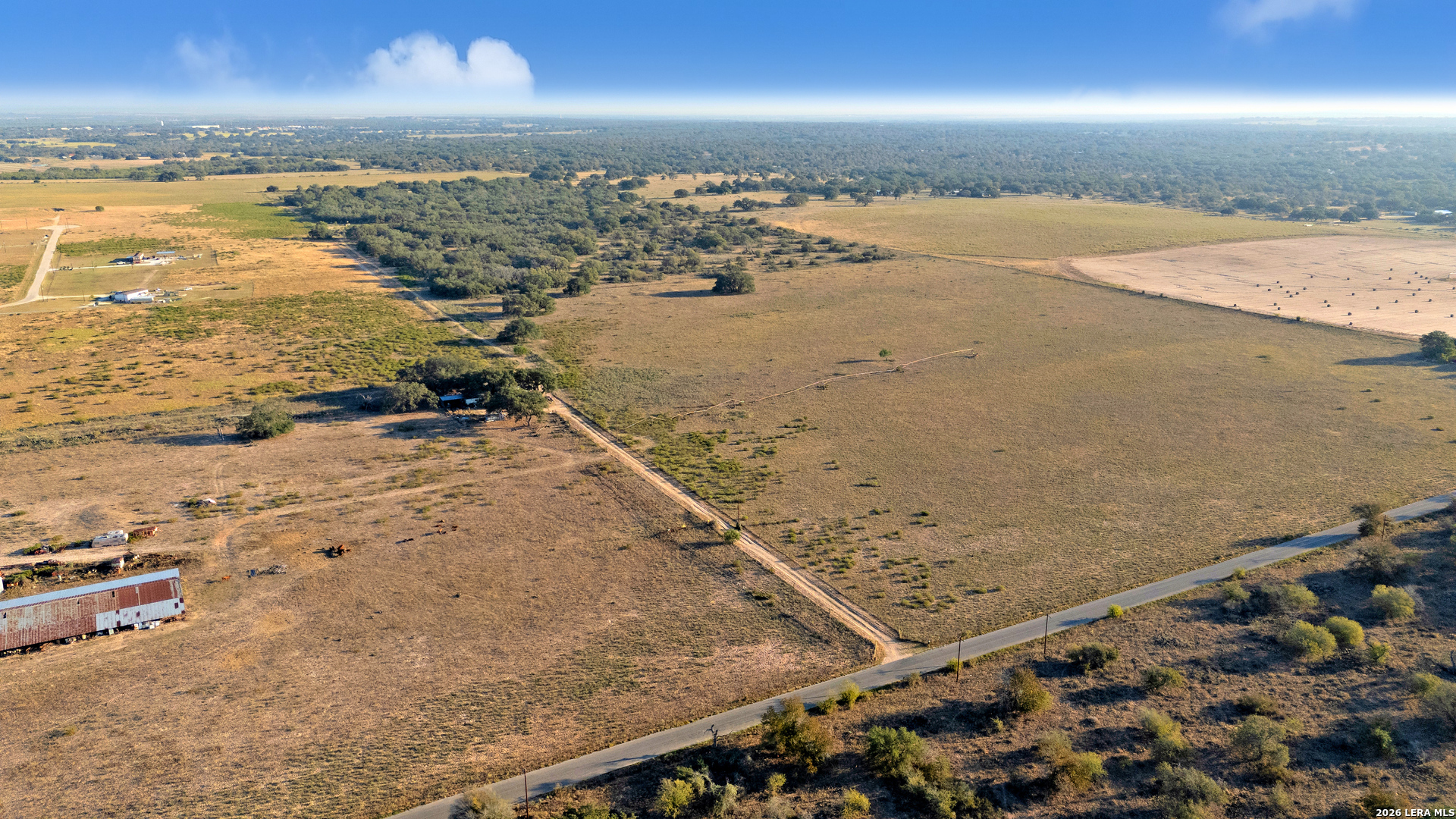 000 County Road 777, Devine, TX 78016