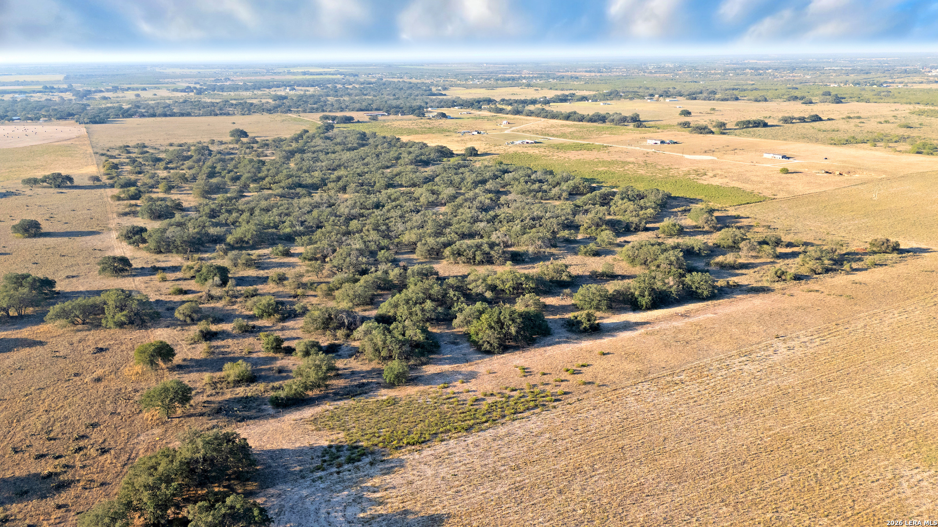 000 County Road 777, Devine, TX 78016